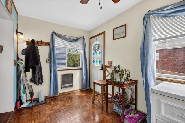2015 N Zenith Avenue, Davenport, IA 52804