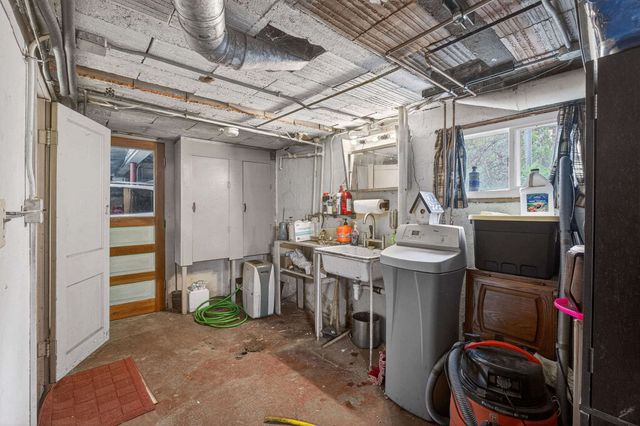 2015 N Zenith Avenue, Davenport, IA 52804