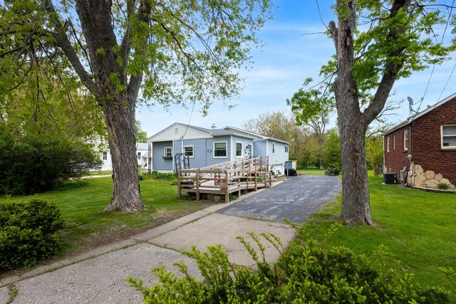 2015 N Zenith Avenue, Davenport, IA 52804