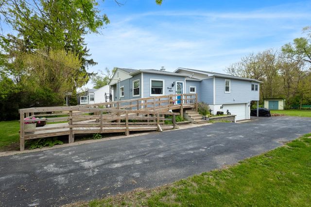 2015 N Zenith Avenue, Davenport, IA 52804