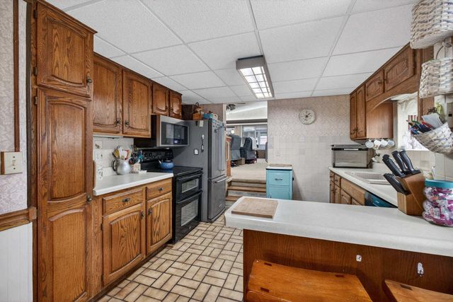 2015 N Zenith Avenue, Davenport, IA 52804
