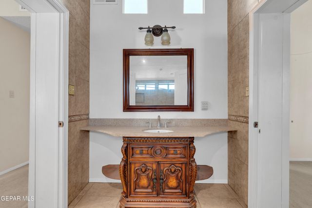 1617 TOMMY AARON Drive, El Paso, TX 79936