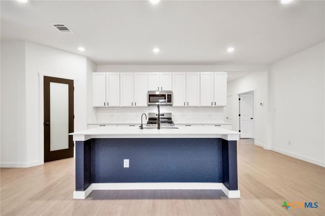 8944 Turkey Creek, Seguin, TX 78155