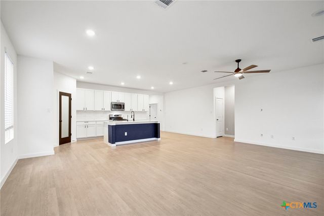 8944 Turkey Creek, Seguin, TX 78155