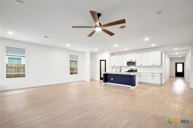 8944 Turkey Creek, Seguin, TX 78155