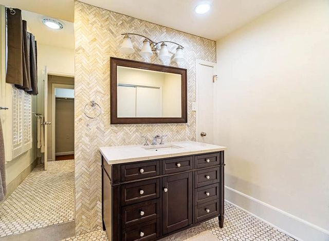 1361 VINTON AVE, Memphis, TN 38104