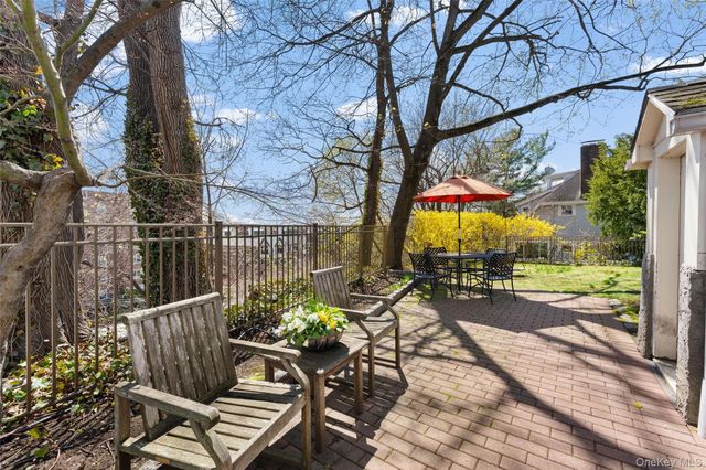 25 Merriam Avenue, Bronxville, NY 10708
