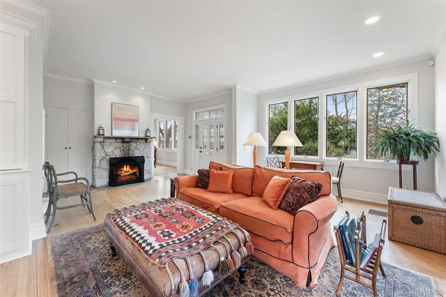 25 Merriam Avenue, Bronxville, NY 10708