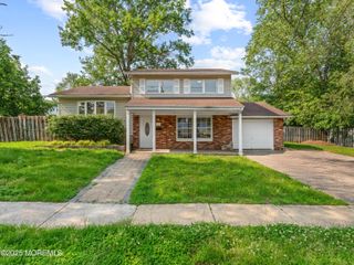 37 Bryant Drive, Jackson, NJ 08527