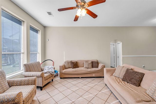 1612 Helmsley Drive, Rosenberg, TX 77471