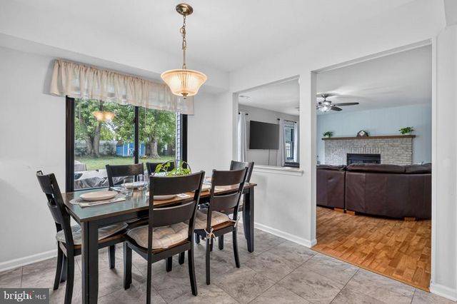 4 DICKENS LN, Mount Laurel, NJ 08054