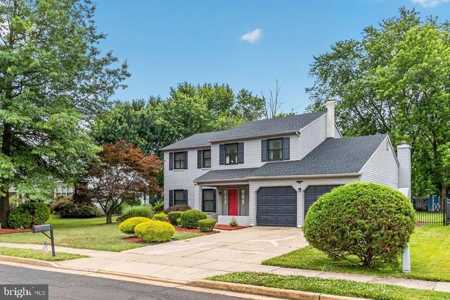4 DICKENS LN, Mount Laurel, NJ 08054