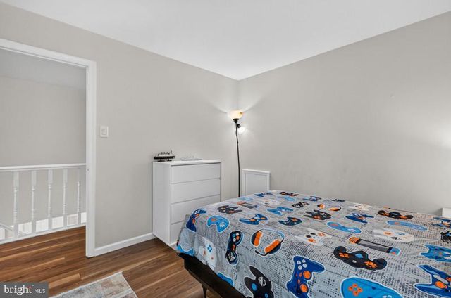 4 DICKENS LN, Mount Laurel, NJ 08054
