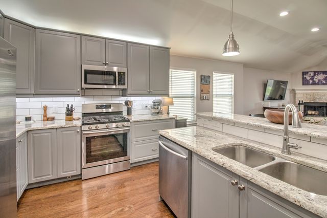 9004 Warren Drive, Mckinney, TX 75071