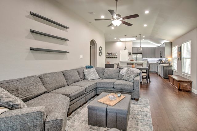 9004 Warren Drive, Mckinney, TX 75071