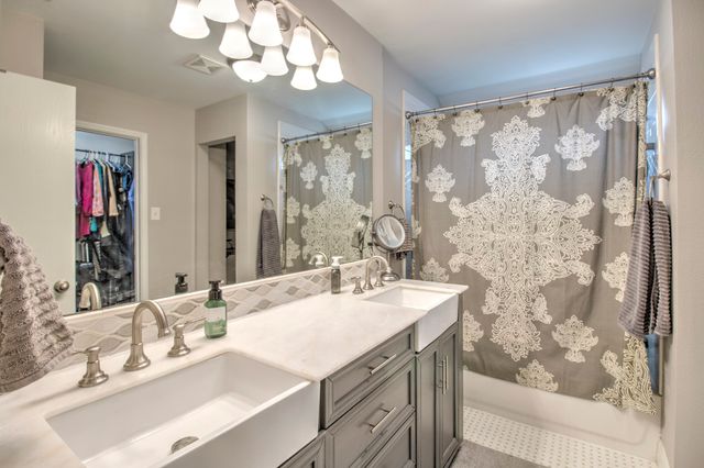 9004 Warren Drive, Mckinney, TX 75071