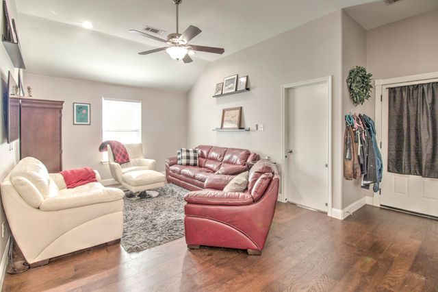 9004 Warren Drive, Mckinney, TX 75071