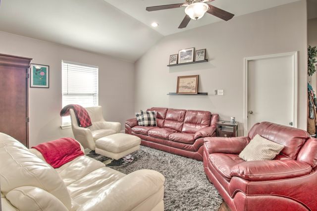 9004 Warren Drive, Mckinney, TX 75071