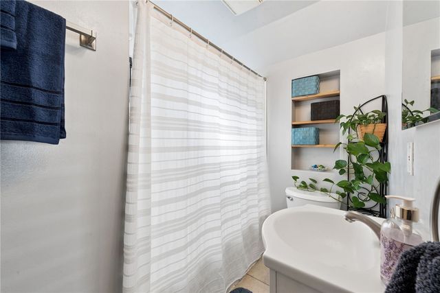 310 Edgewood Rd, Forest Hills Boro, PA 15221