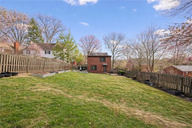 310 Edgewood Rd, Forest Hills Boro, PA 15221