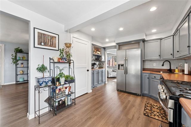 310 Edgewood Rd, Forest Hills Boro, PA 15221