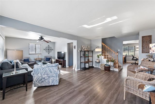 310 Edgewood Rd, Forest Hills Boro, PA 15221