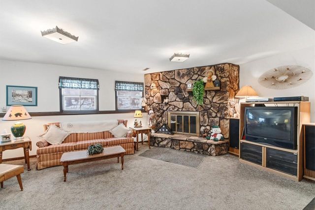 N3581 Skyhigh Road, Poynette, WI 53955