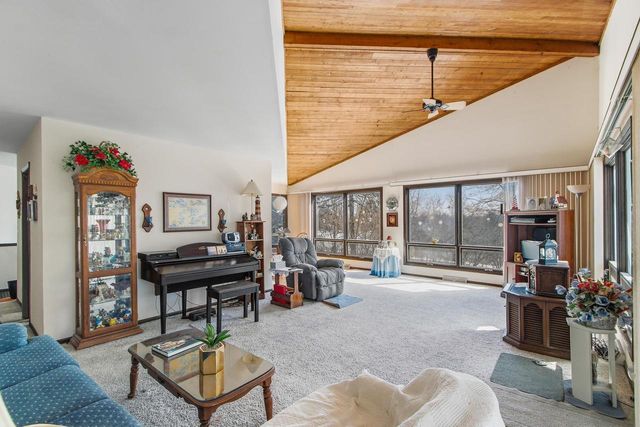 N3581 Skyhigh Road, Poynette, WI 53955