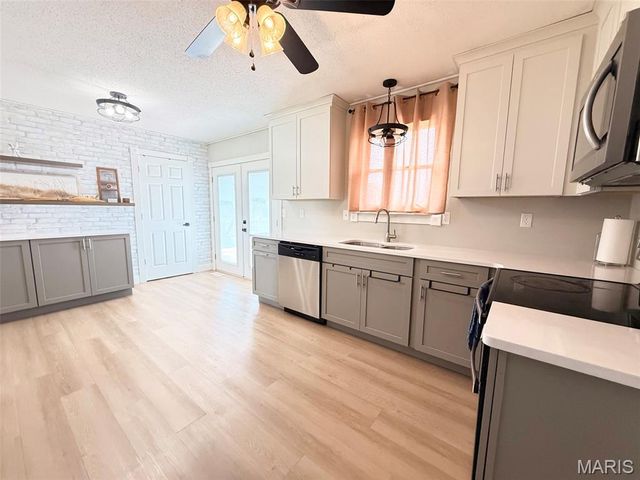 100 Quail Run, Bethalto, IL 62010