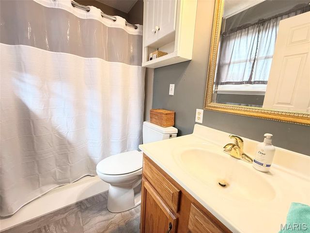 100 Quail Run, Bethalto, IL 62010
