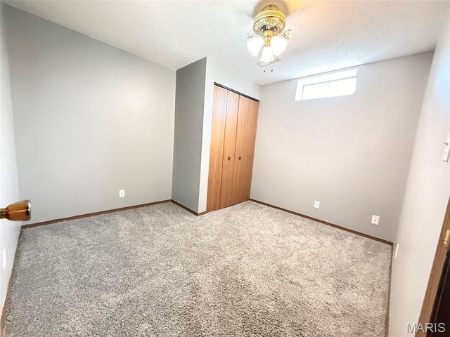100 Quail Run, Bethalto, IL 62010
