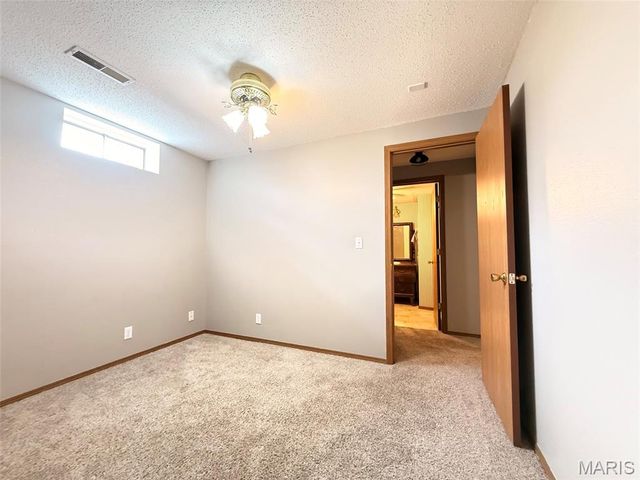 100 Quail Run, Bethalto, IL 62010