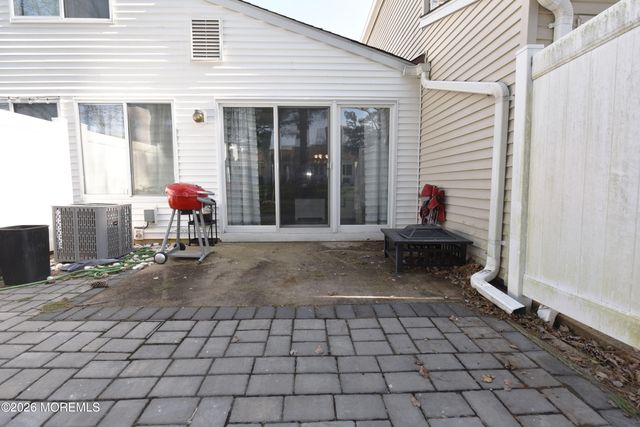 34 Woodmere Court, Freehold, NJ 07728