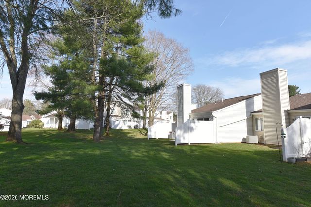 34 Woodmere Court, Freehold, NJ 07728
