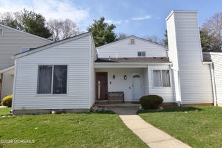 34 Woodmere Court, Freehold, NJ 07728