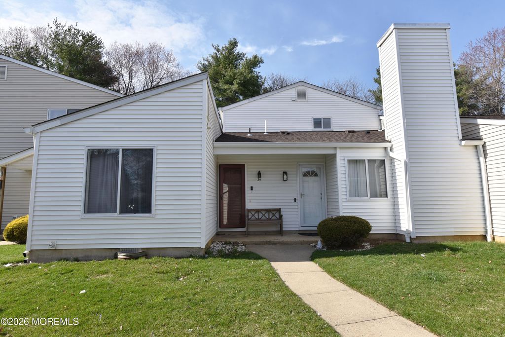 34 Woodmere Court, Freehold, NJ 07728
