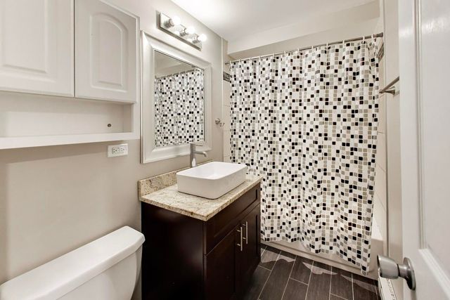 919 N Boxwood Drive 108, Mount Prospect, IL 60056