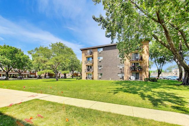 919 N Boxwood Drive 108, Mount Prospect, IL 60056