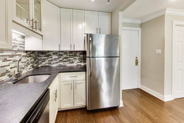 919 N Boxwood Drive 108, Mount Prospect, IL 60056