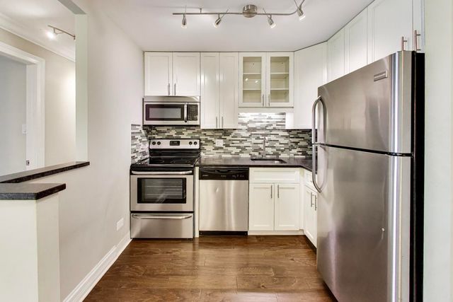 919 N Boxwood Drive 108, Mount Prospect, IL 60056