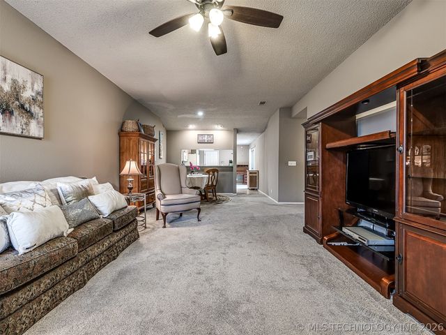 8212 S 84th Street East, Tulsa, OK 74133