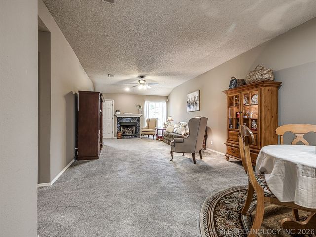 8212 S 84th Street East, Tulsa, OK 74133