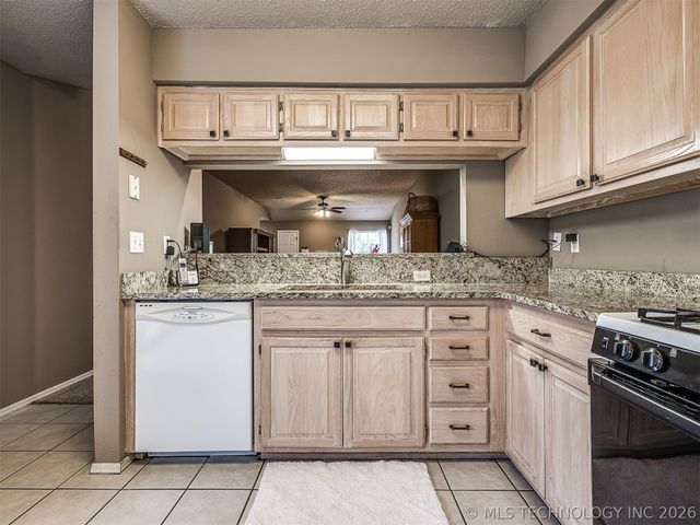 8212 S 84th Street East, Tulsa, OK 74133