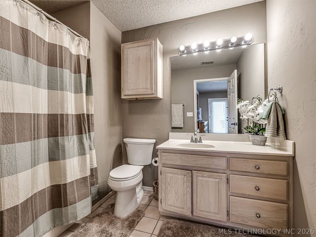 8212 S 84th Street East, Tulsa, OK 74133