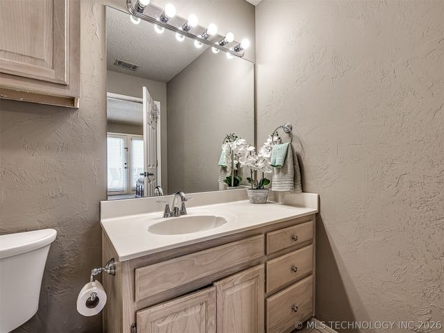 8212 S 84th Street East, Tulsa, OK 74133