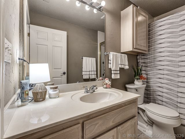 8212 S 84th Street East, Tulsa, OK 74133