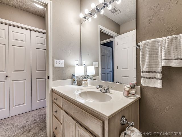 8212 S 84th Street East, Tulsa, OK 74133