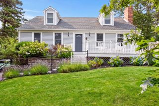 25 Marthas Lane, Harwich, MA 02645