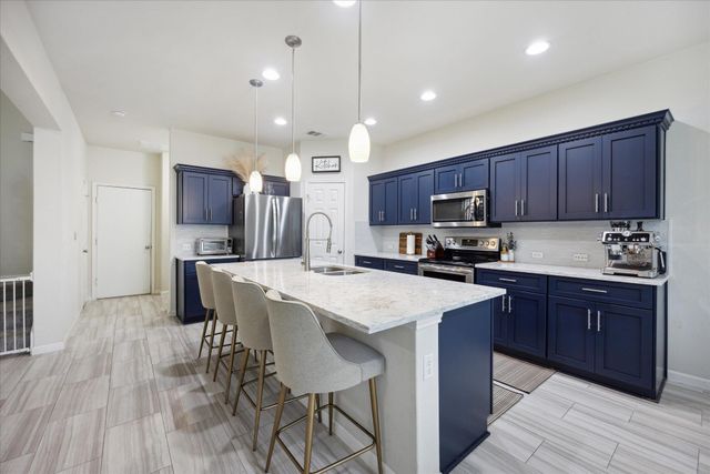 10053 Aly May DR, Austin, TX 78748