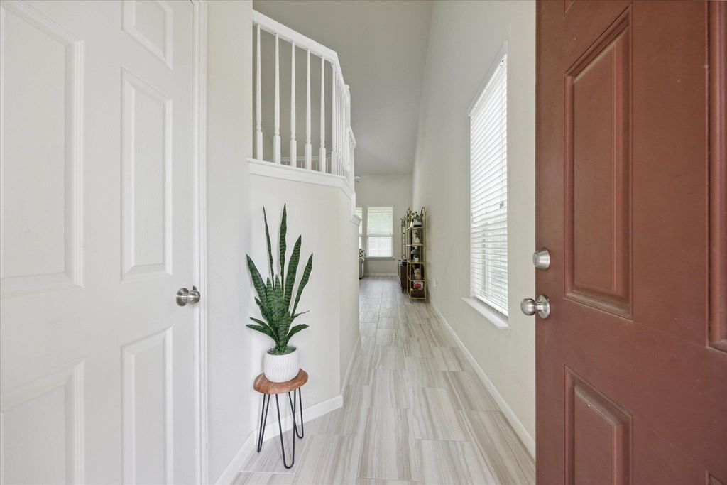 10053 Aly May DR, Austin, TX 78748